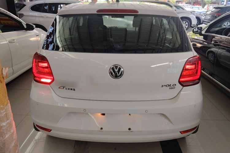 Volkswagen Polo 2018 car image #4