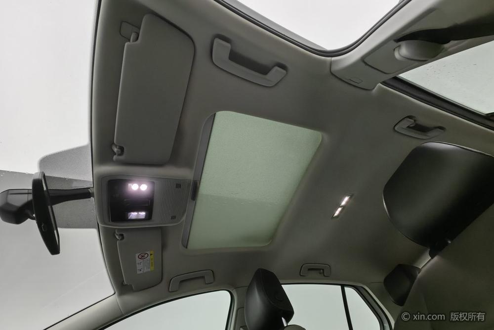 Volkswagen Golf 2021 car image #21