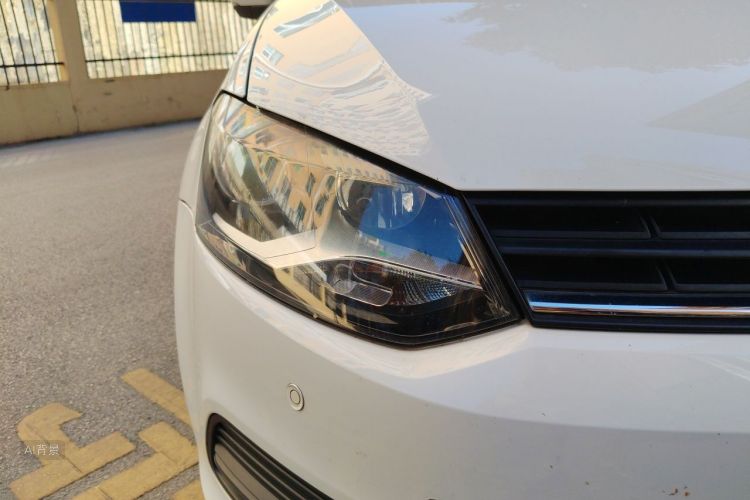 Volkswagen Polo 2018 car image #8
