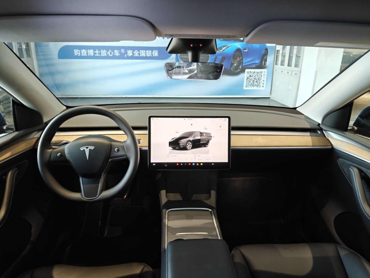 Tesla Model Y 2024 #4 Tesla Model Y 2024 car image #4