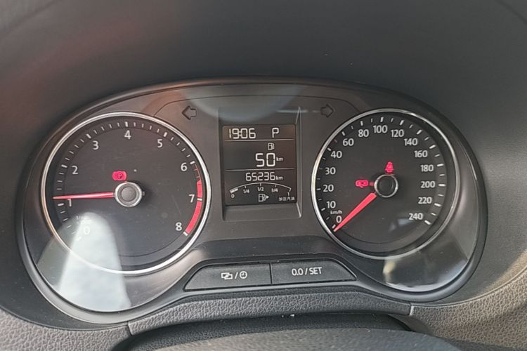 Volkswagen Polo 2018 car image #12