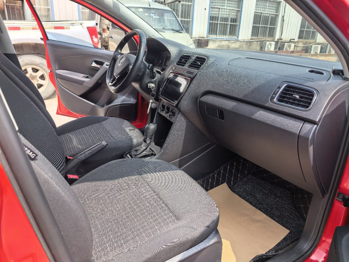 Volkswagen Polo 2019 car image #7