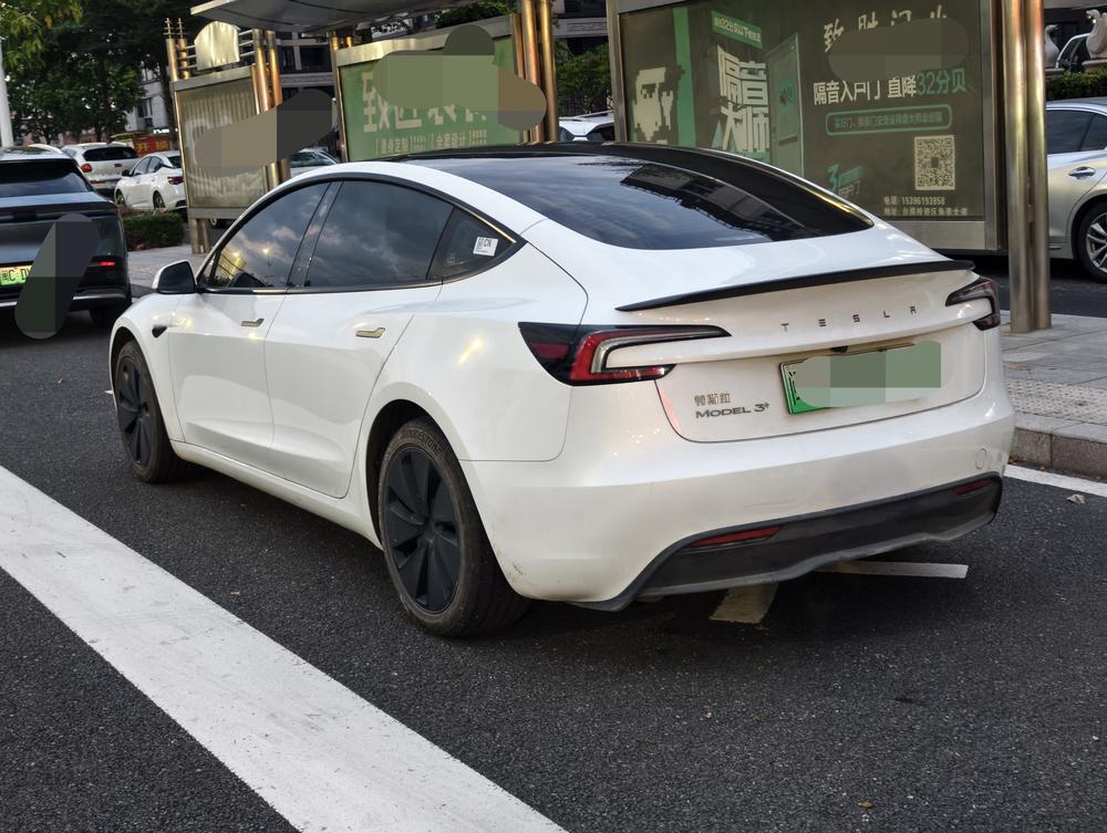 Tesla Model 3 2025 immagine di auto #4
