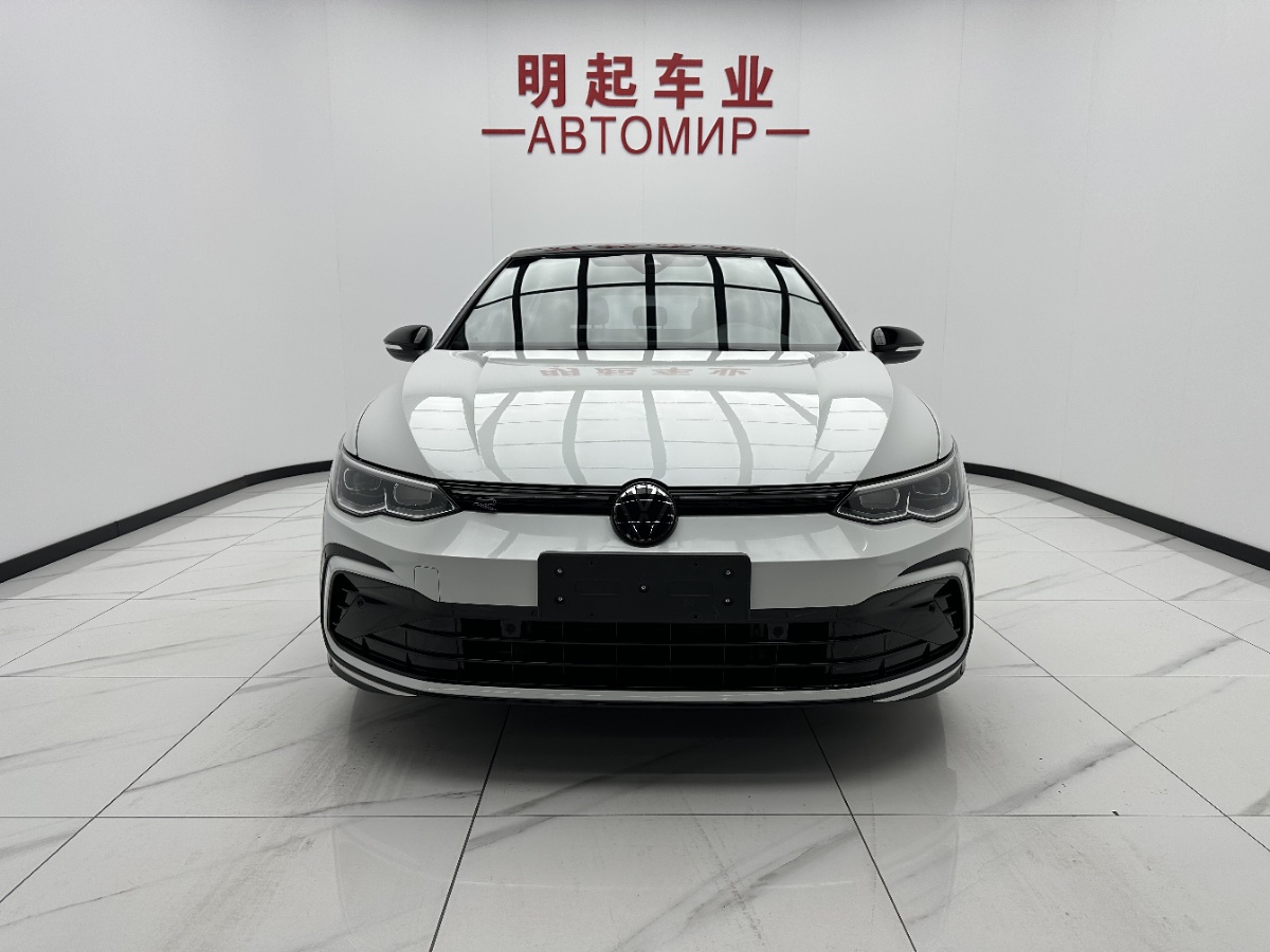 Volkswagen Golf 2022 car image #2