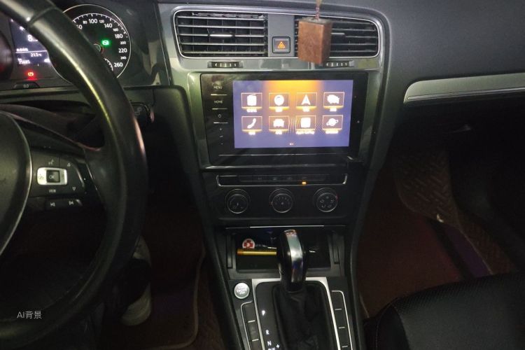 Volkswagen Golf 2020 car image #15