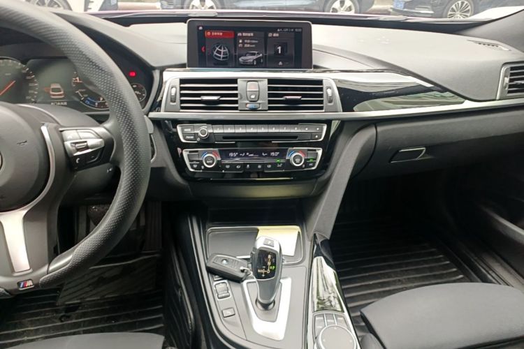 BMW 3 Series GT 2019 صورة سيارة #17