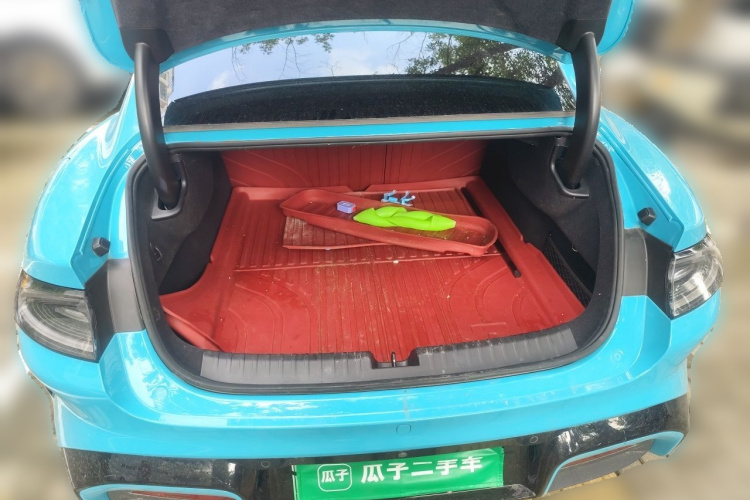 MI SU7 2025 immagine di auto #21