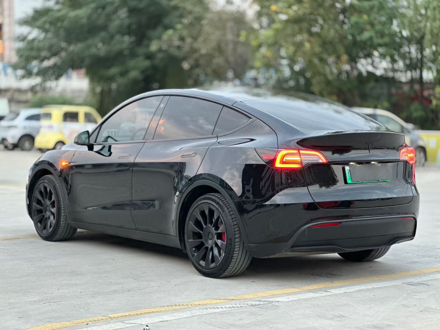 Tesla Model Y 2021 #6 Tesla Model Y 2021 صورة سيارة #6