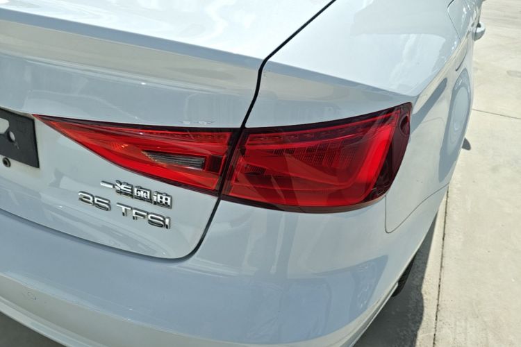 Audi A3 2015 car image #8