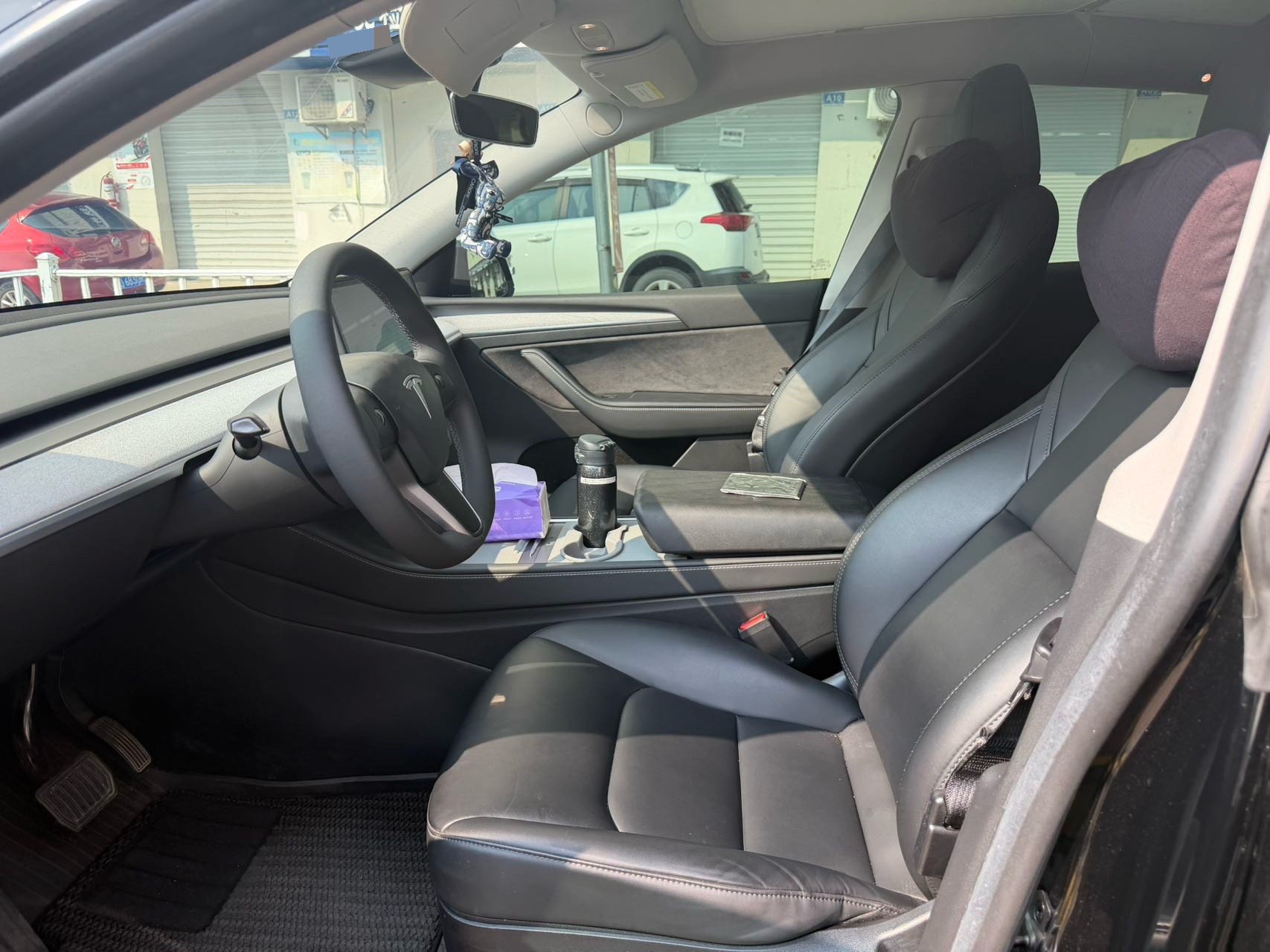Tesla Model Y 2023 #3 Tesla Model Y 2023 car image #3