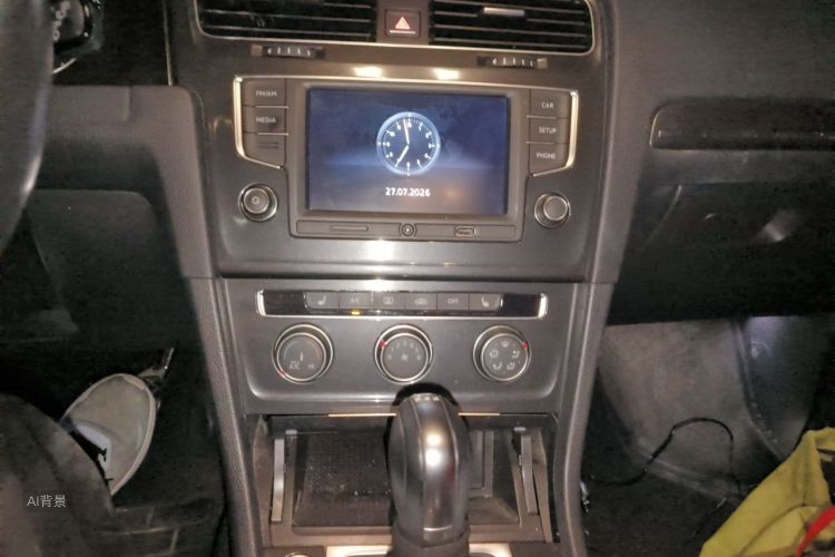 Volkswagen Golf 2017 car image #15