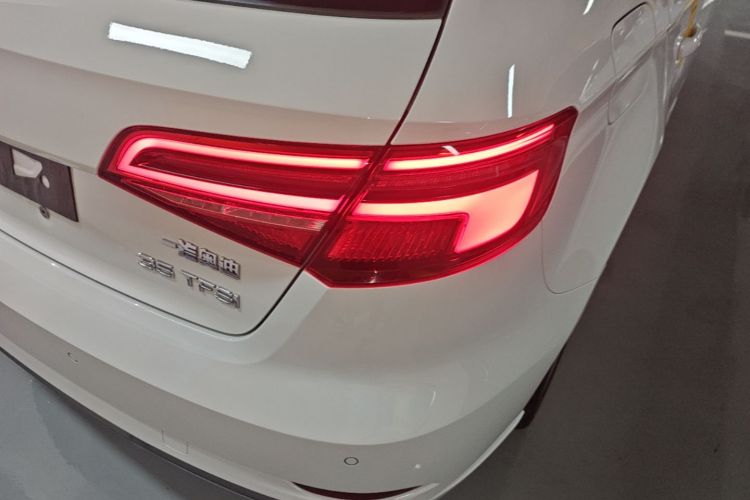 Audi A3 2019 car image #8