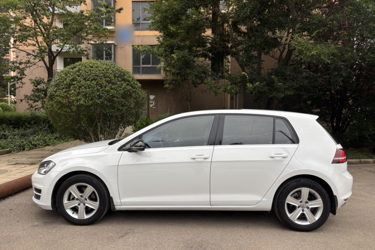 Volkswagen Golf 2015 car image #7