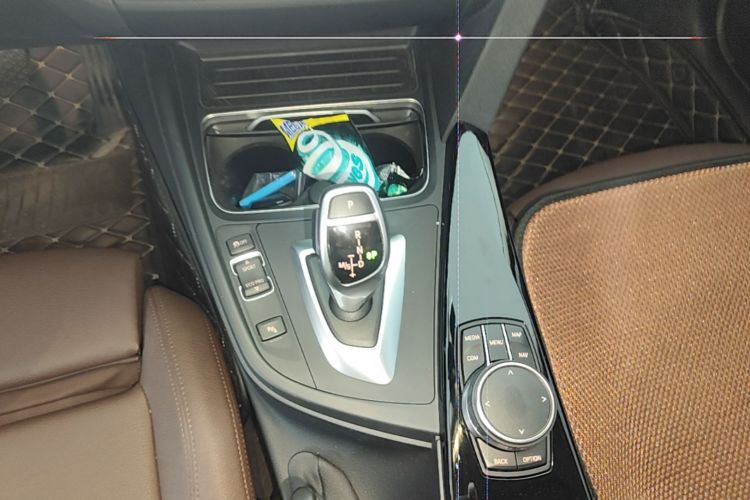 BMW 3 Series 2018 car image #14