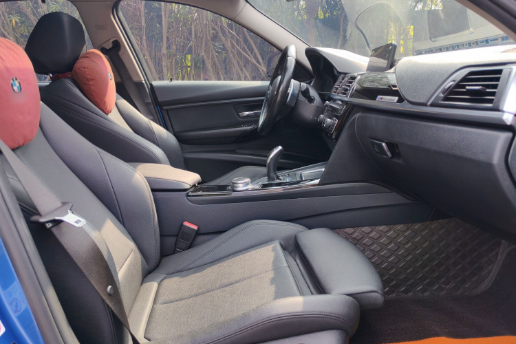 BMW 3 Series 2018 #8 BMW 3 Series 2018 car image #8