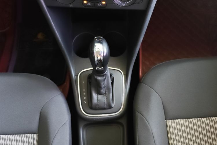 Volkswagen Polo 2018 car image #14