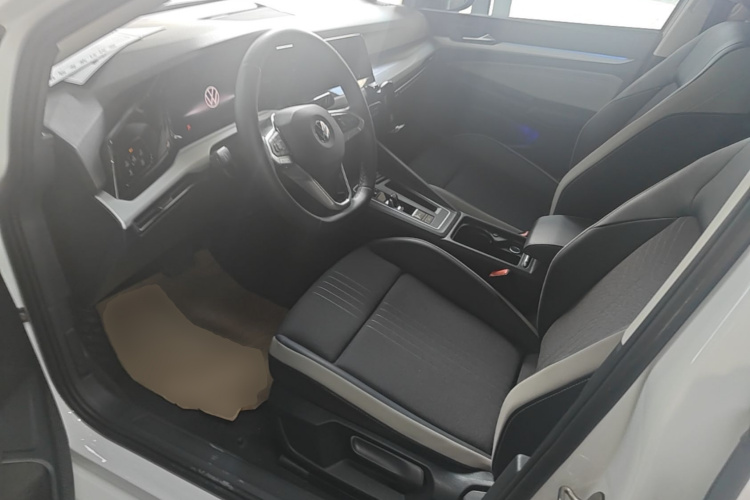 Volkswagen Golf 2022 car image #15