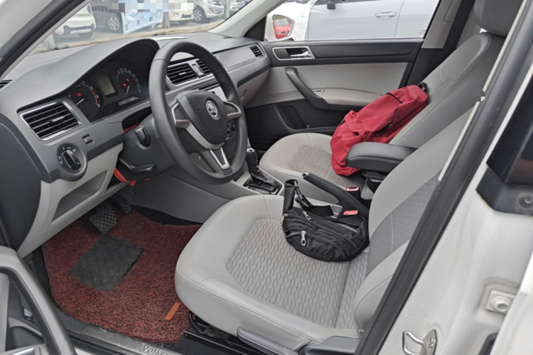 Skoda Rapid 2016 #15 Skoda Rapid 2016 car image #15