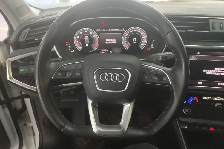 Audi Q3 2022 car image #11