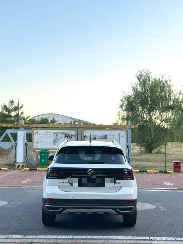 Volkswagen T-Cross 2021 #8 Volkswagen T-Cross 2021 صورة سيارة #8