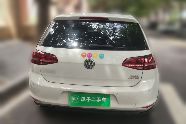Volkswagen Golf 2017 car image #6