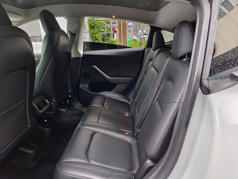 Tesla Model Y 2021 #4 Tesla Model Y 2021 car image #4