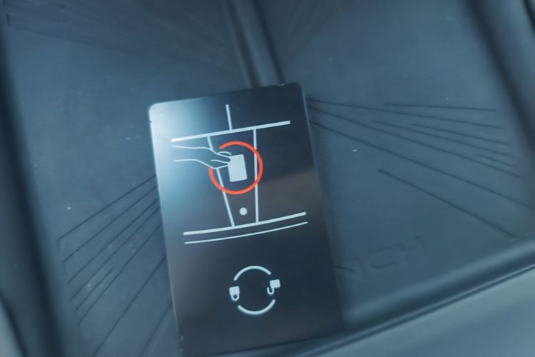 Tesla Model 3 2026 car image #9