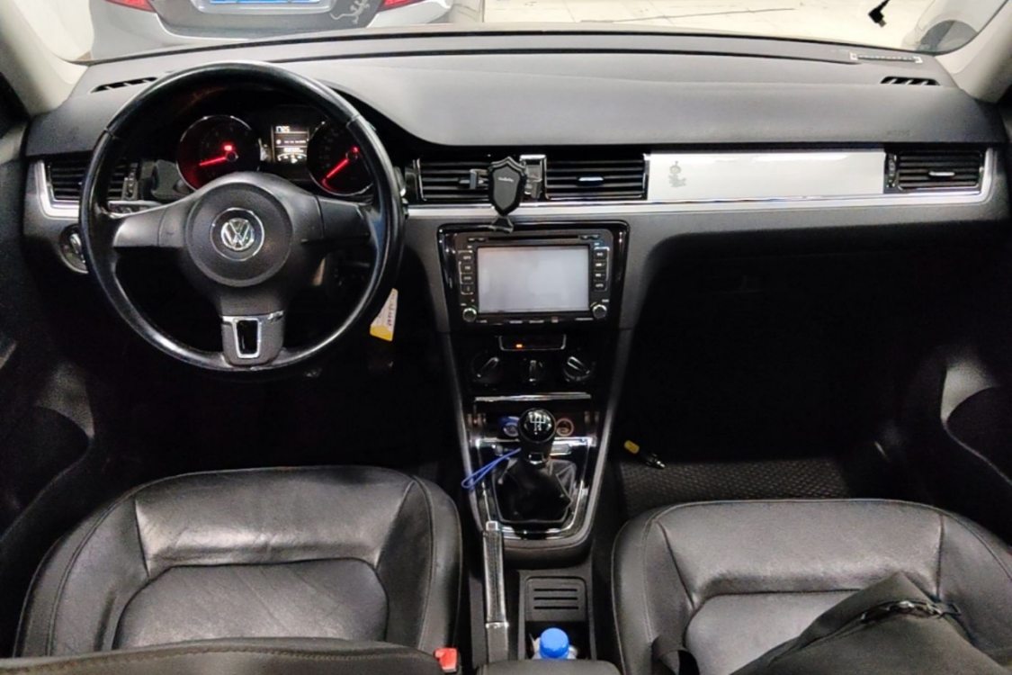 Volkswagen Bora 2014 car image #22