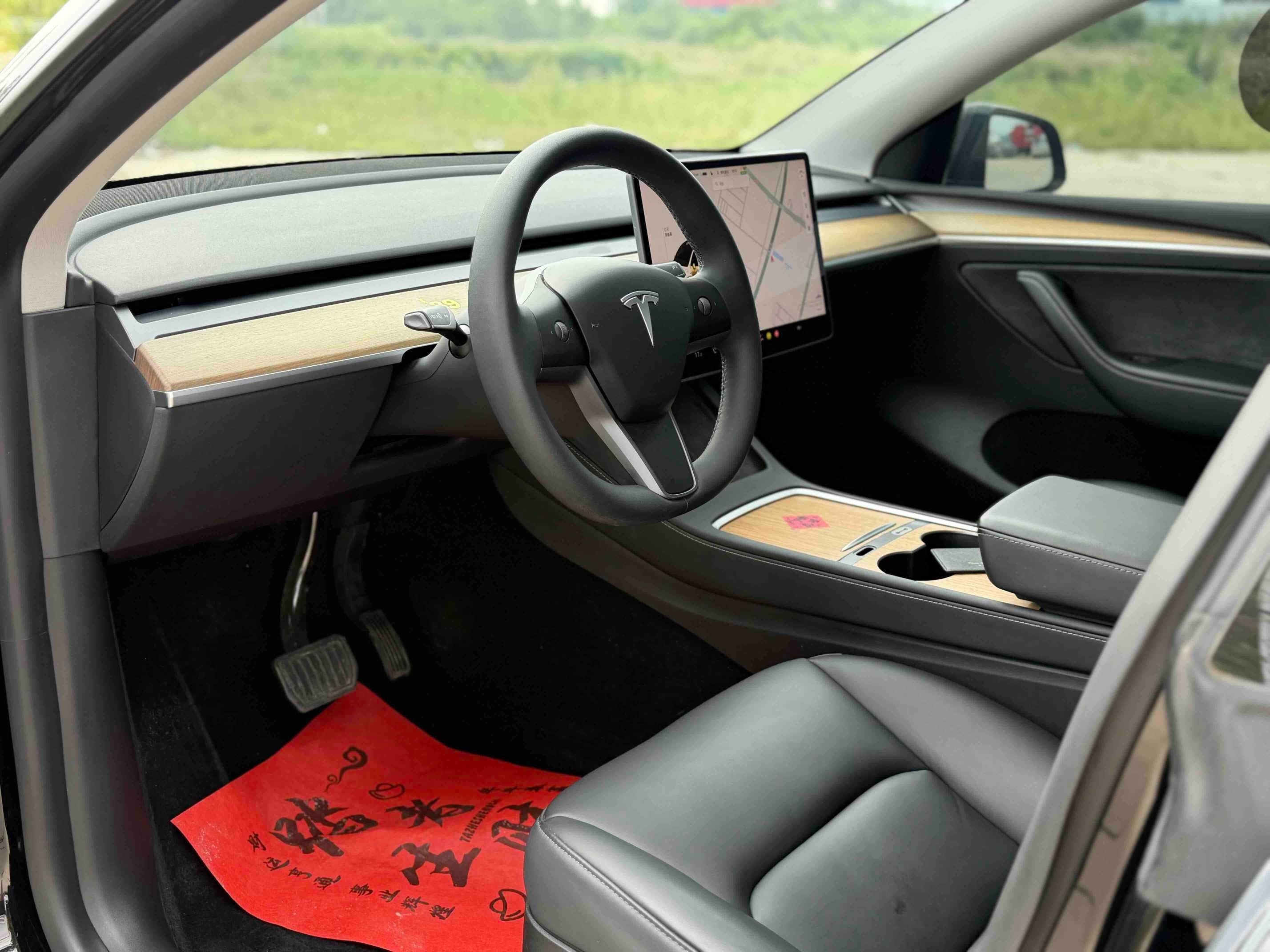 Tesla Model Y 2024 car image #5