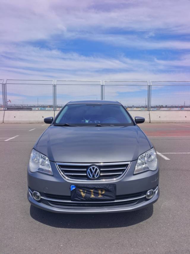 Volkswagen Bora 2012 car image 