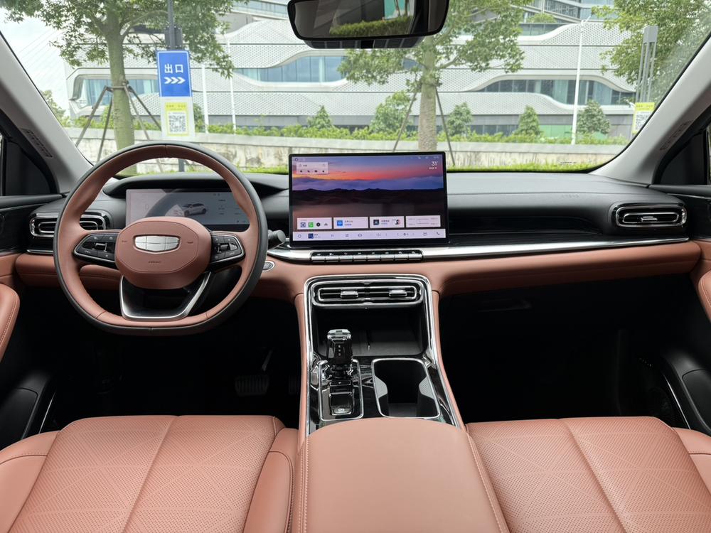GEELY Emgrand 2025 #23 GEELY Emgrand 2025 car image #23