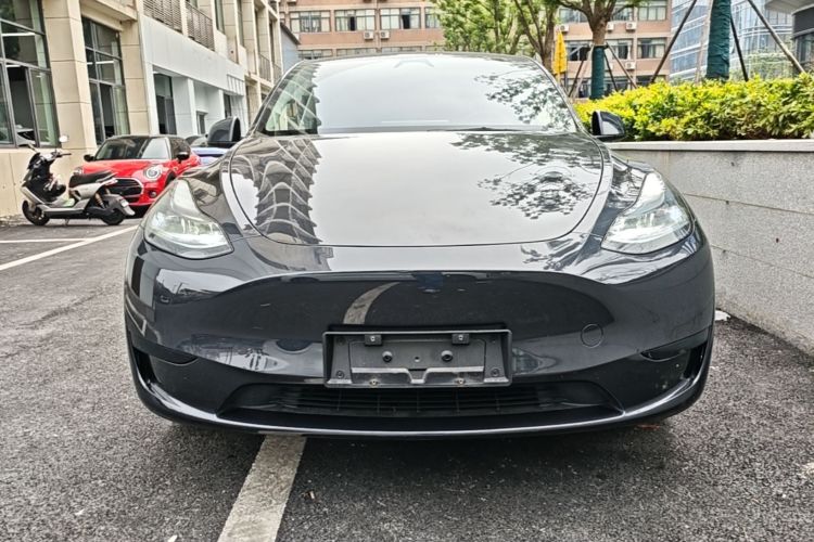 Tesla Model Y 2024 #3 Tesla Model Y 2024 car image #3