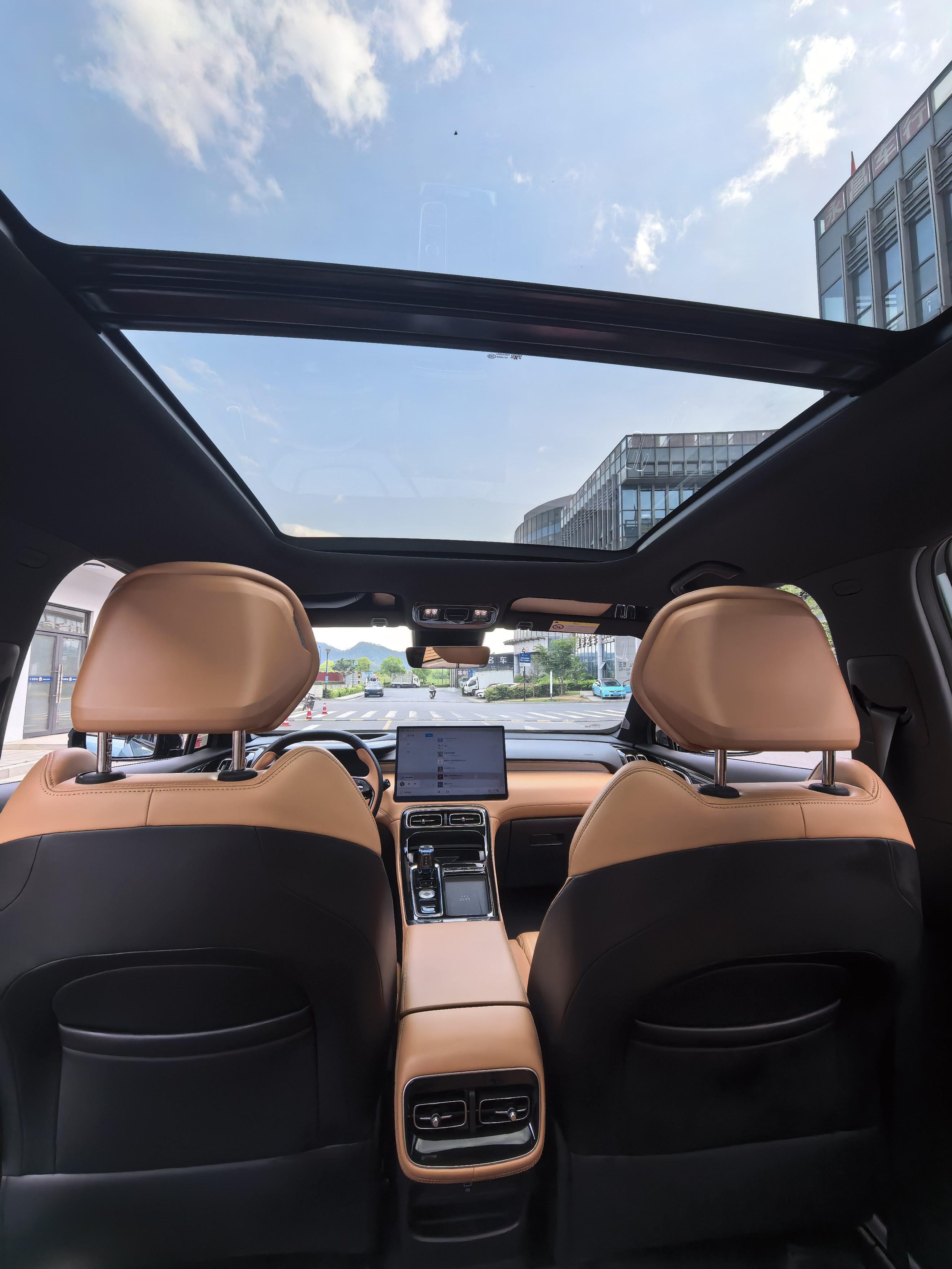 GEELY Boyue L 2025 car image #5