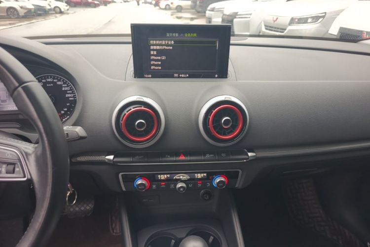 Audi A3 2019 immagine di auto #13
