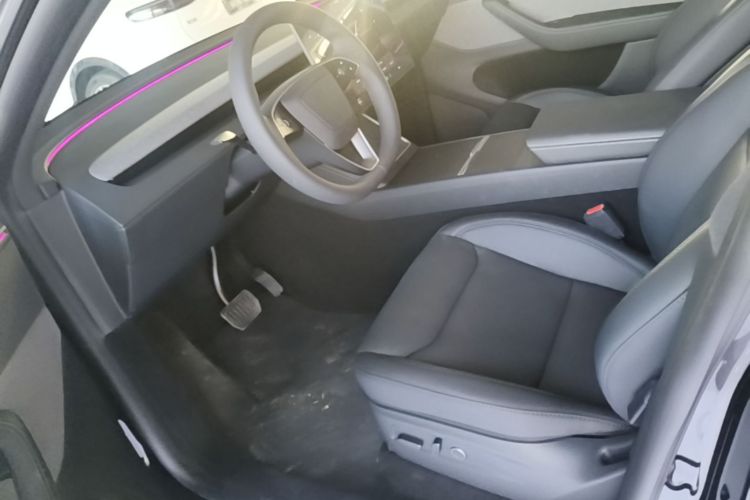Tesla Model Y 2026 car image #15