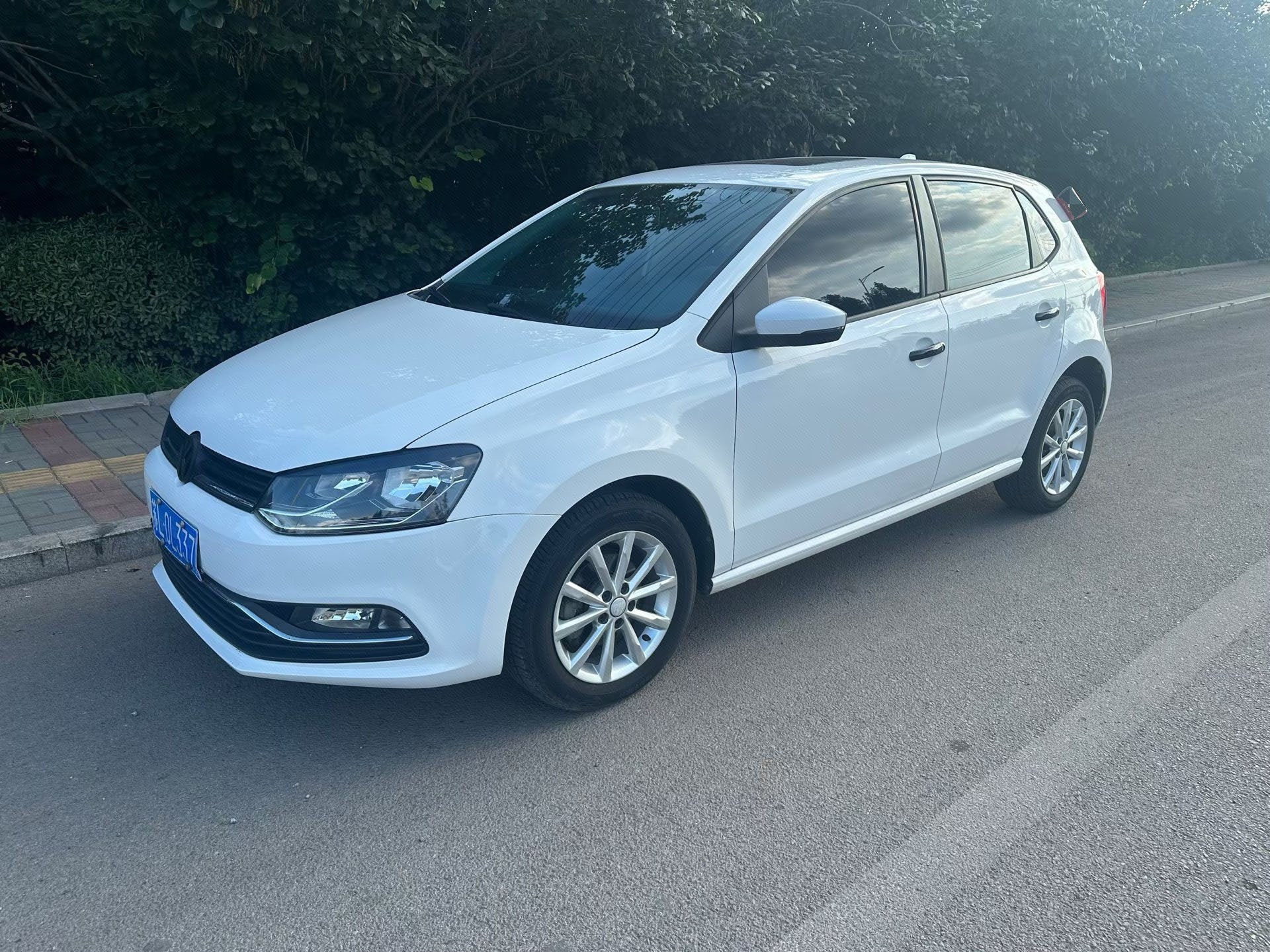 Volkswagen Polo 2018 car image 