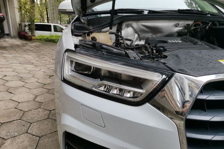 Audi Q3 2017 car image #8