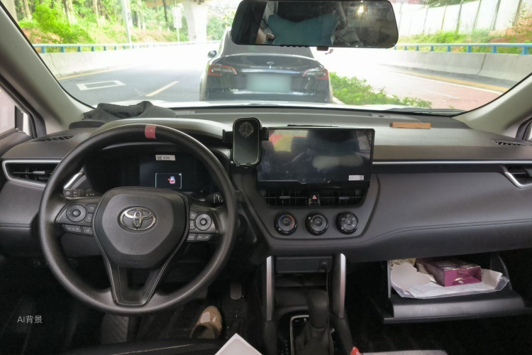 Toyota Corolla Cross 2024 immagine di auto #11