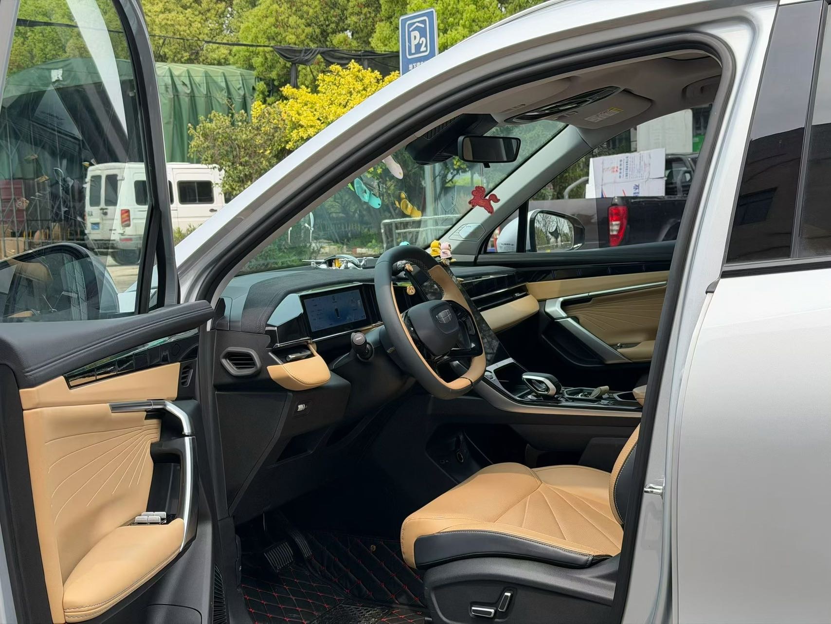 GEELY Boyue L 2023 car image #6