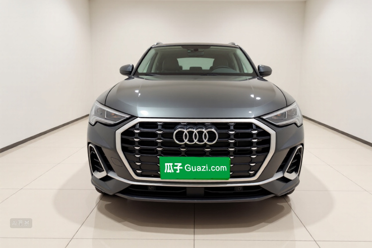 Audi Q3 2022 car image #3
