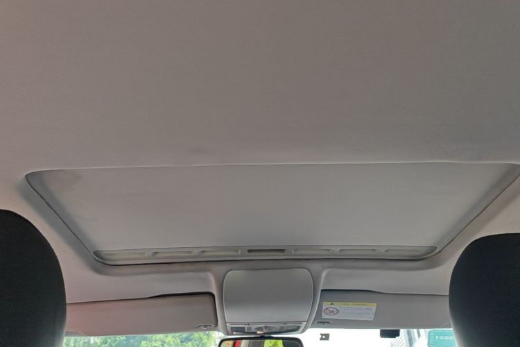 Volkswagen Polo 2015 car image #18
