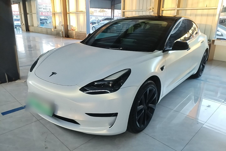 Tesla Model 3 2023 car image #2
