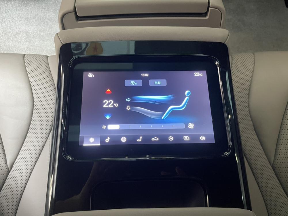 BYD Han 2024 car image #13