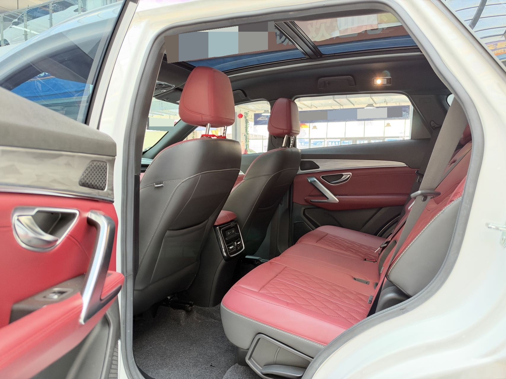 Jetour X70 PLUS 2023 car image #6