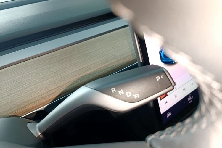 Tesla Model 3 2021 car image #14