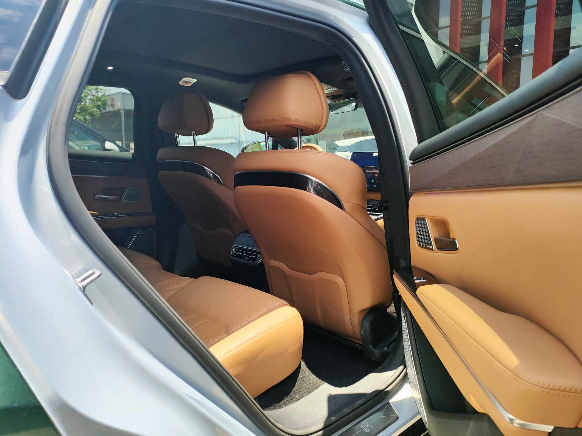 BYD HanL 2025 car image #5