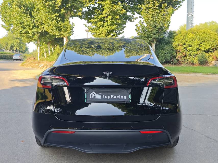 Tesla Model Y 2023 #8 Tesla Model Y 2023 car image #8