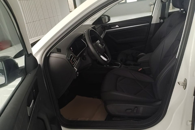 Volkswagen Lavida 2024 car image #17