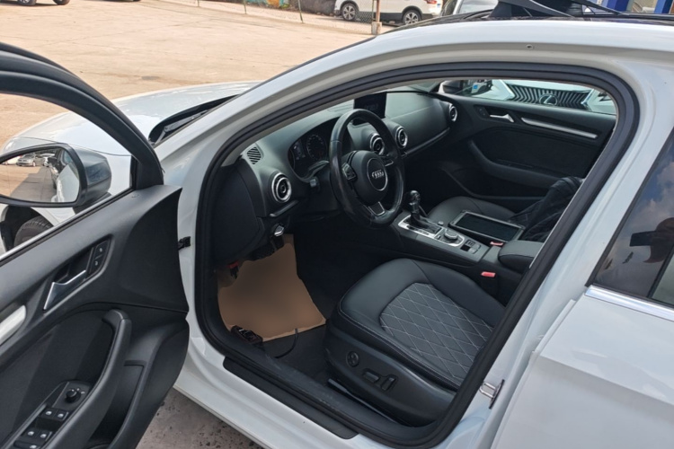 Audi A3 2016 car image #16