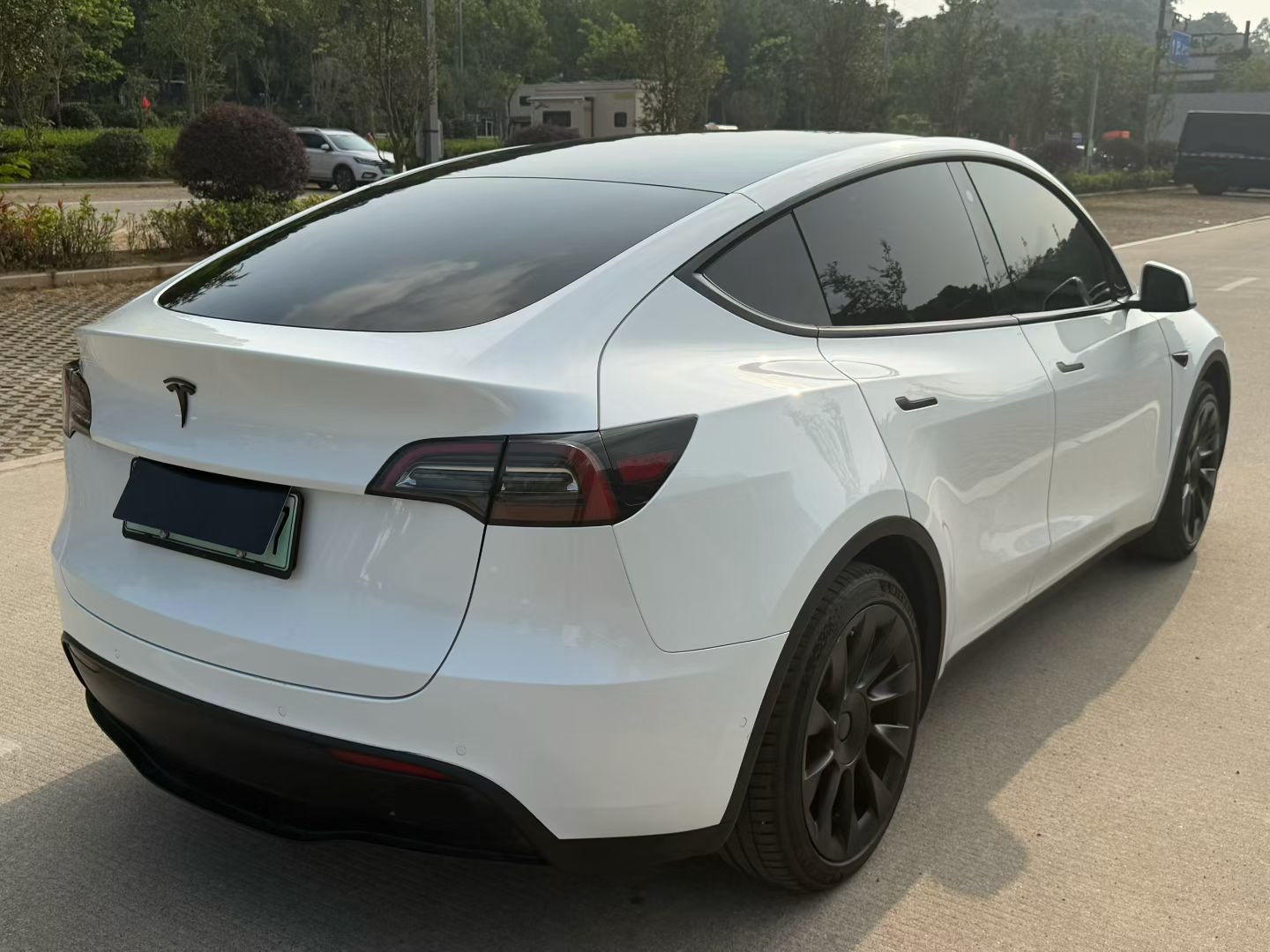 Tesla Model Y 2024 #4 Tesla Model Y 2024 صورة سيارة #4